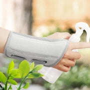Wrist brace thumb-opening edge detail